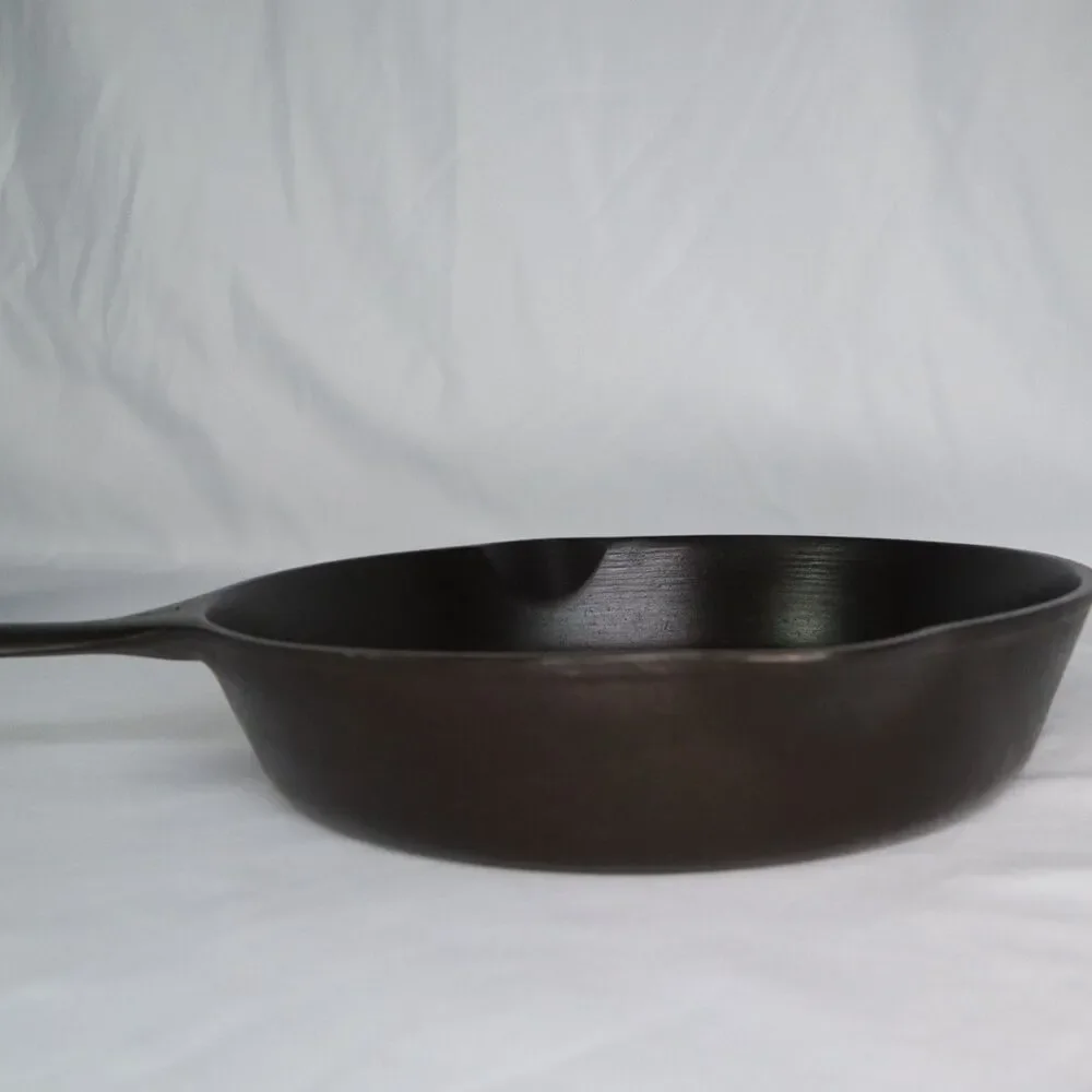Cast Iron #7 Round Skillet Frying Pan 9 3/4